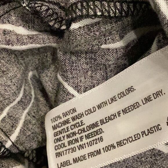 NWT Merona Romper Size Medium - Picture 8 of 8